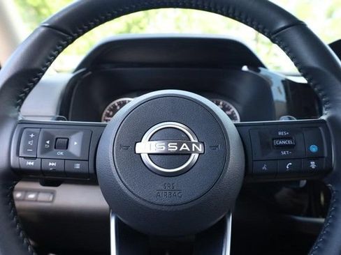 Certified 2025 Nissan Pathfinder SV FWD image 11