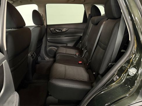 Used 2019 Nissan Rogue SV image 17