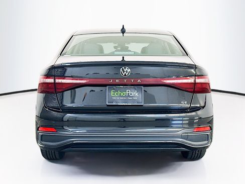 Used 2025 Volkswagen Jetta SE FWD image 7