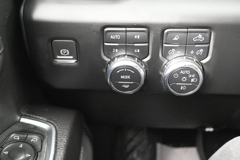 Used 2024 GMC Sierra 3500 Denali w/ Denali Reserve Package AWD/4WD image 20
