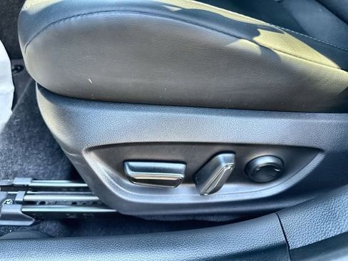 Used 2025 Toyota Prius XLE image 21