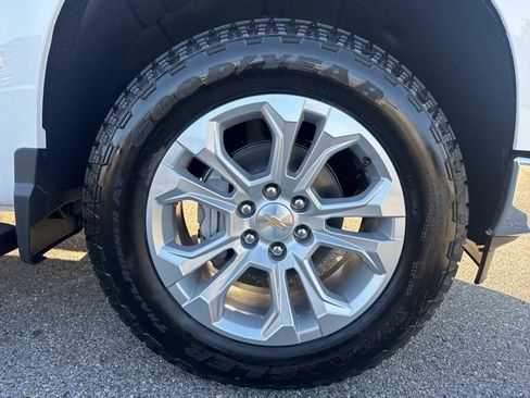 New 2026 Chevrolet Silverado 1500 LTZ w/ Z71 Off-Road Package image 9