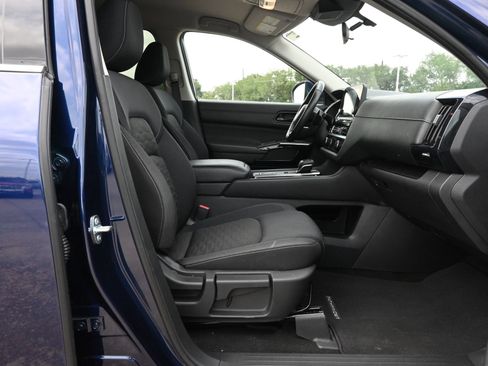 Used 2025 Nissan Pathfinder SV FWD image 26