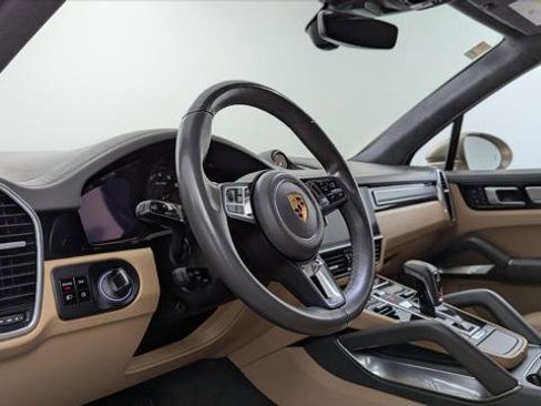 Used 2019 Porsche Cayenne Turbo w/ Premium Plus Package AWD/4WD image 24