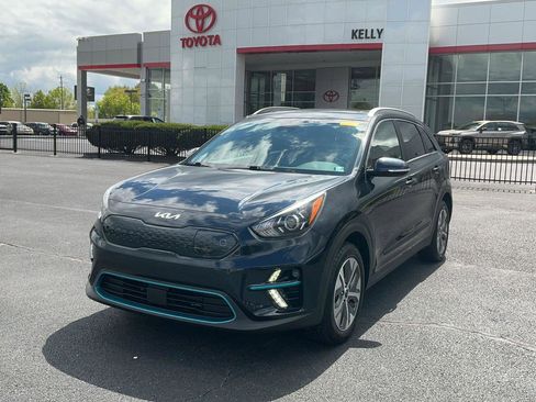 Used 2022 Kia Niro EX Premium w/ Cold Weather Package FWD image 1