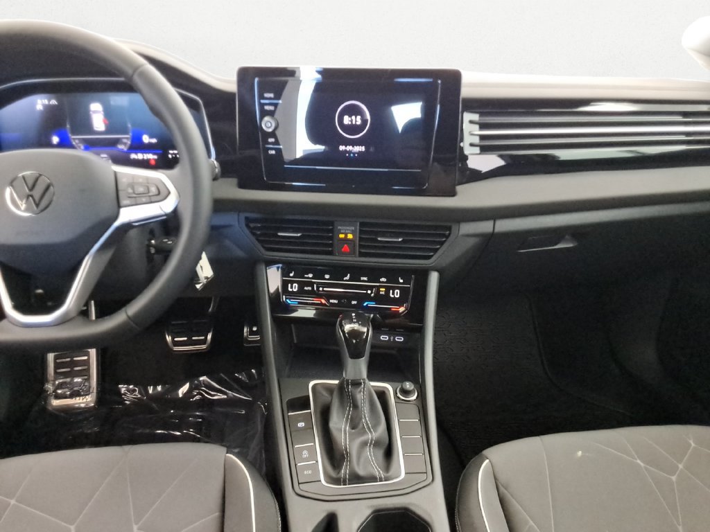 Used 2025 Volkswagen Jetta Sport FWD image 13