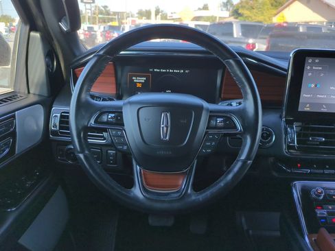 Used 2021 Lincoln Navigator Reserve w/ Luxury Package RWD image 15