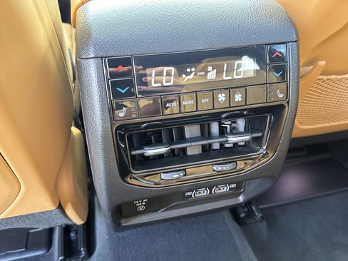 Used 2024 Jeep Grand Cherokee Summit w/ Adv Protech Group IV image 27