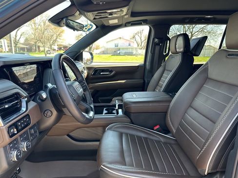 Used 2025 GMC Yukon XL Denali Ultimate w/ LPO, Floor Liner Package image 23