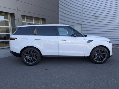 New 2026 Land Rover Range Rover Sport SE AWD/4WD image 4