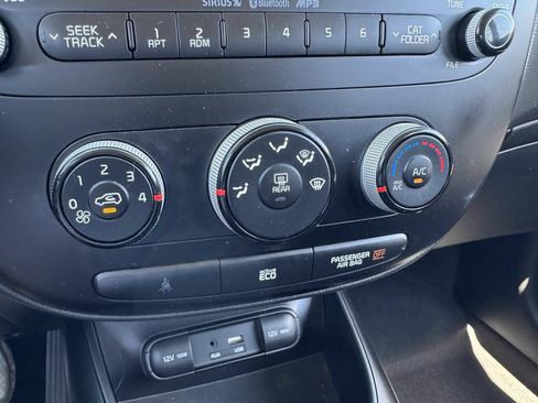 Used 2016 Kia Soul FWD image 27