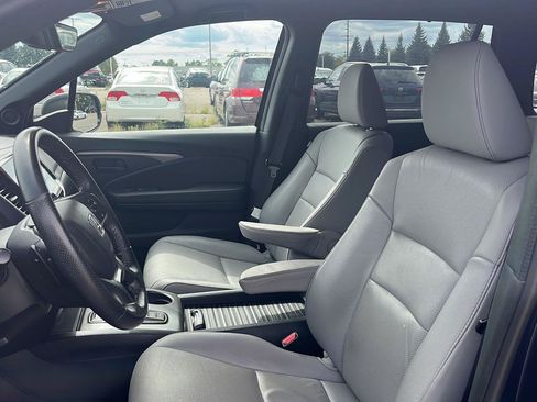 Used 2023 Honda Passport EX-L image 2