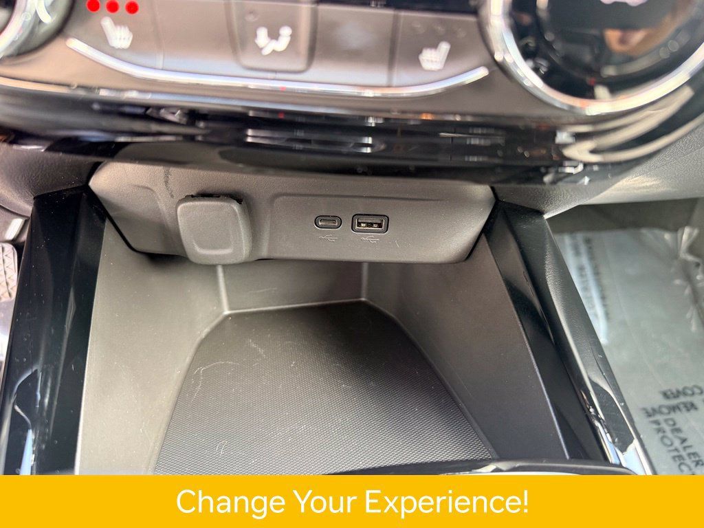 Used 2025 Chevrolet Trax ACTIV w/ Driver Confidence Package FWD image 30