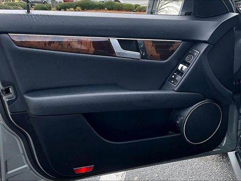 Used 2014 Mercedes-Benz C 250 Sedan image 22