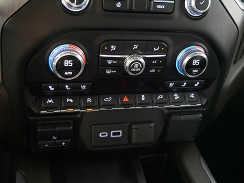 Used 2019 GMC Sierra 1500 Denali w/ Denali Ultimate Package AWD/4WD image 23