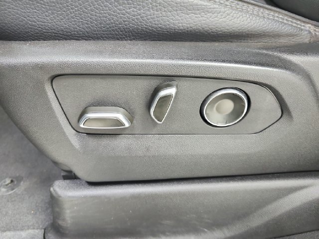 Used 2025 GMC Yukon Denali RWD image 20