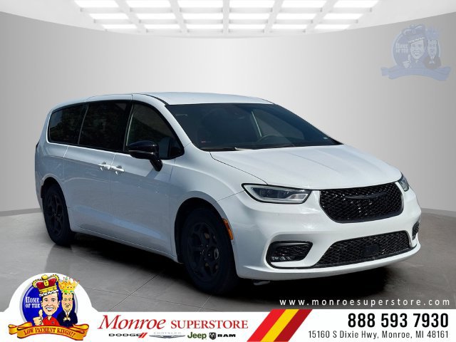 Certified 2024 Chrysler Pacifica Limited FWD image 1
