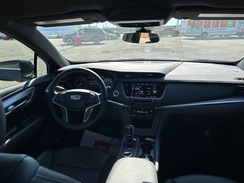 Used 2025 Cadillac XT5 Luxury image 30