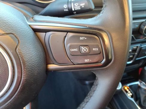 Used 2023 Jeep Gladiator Sport image 32