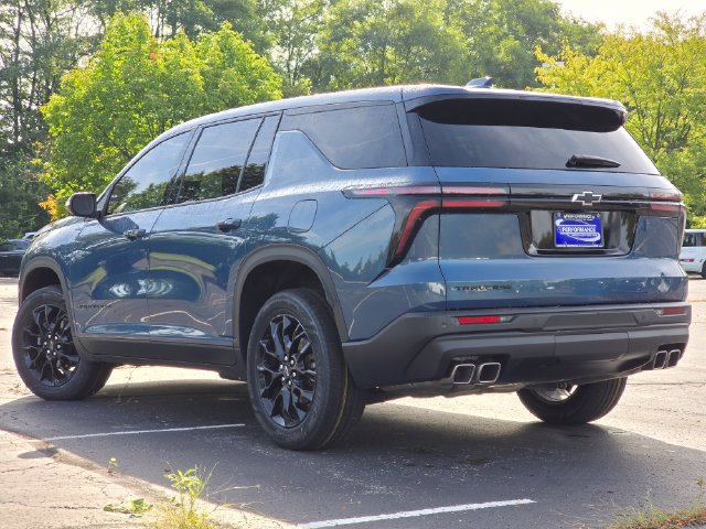 Used 2024 Chevrolet Traverse LS w/ Midnight/Sport Edition FWD image 21