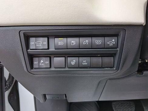 Used 2023 Toyota Sequoia Capstone AWD/4WD image 16