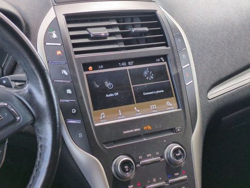 Used 2017 Lincoln MKC Premiere FWD image 7