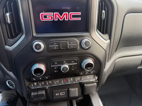 Used 2020 GMC Sierra 2500 AT4 w/ AT4 Premium Package AWD/4WD image 17