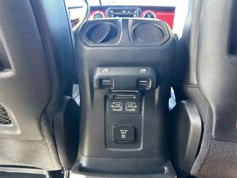 Used 2021 Jeep Wrangler Unlimited Rubicon image 14