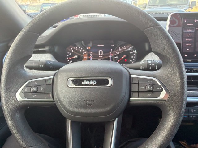 Used 2025 Jeep Compass Sport AWD/4WD image 7