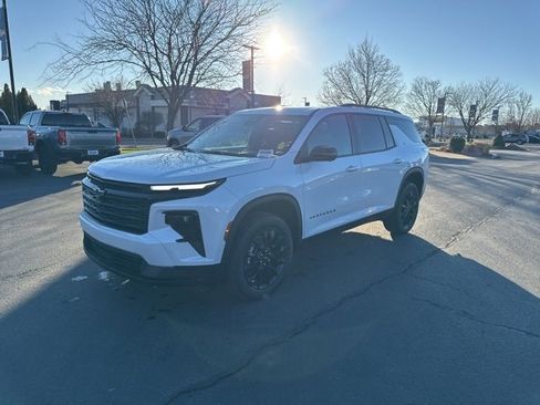 New 2026 Chevrolet Traverse LT w/ Midnight/Sport Edition image 3