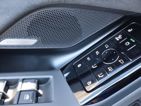 Used 2025 Audi S6 e-tron Prestige w/ 21" Black Optic Package image 20