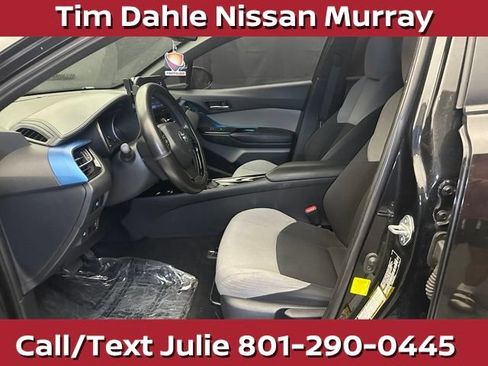 Used 2019 Toyota C-HR XLE FWD image 21