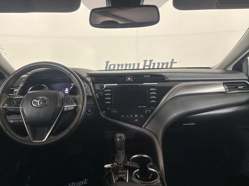 Used 2020 Toyota Camry XSE image 23