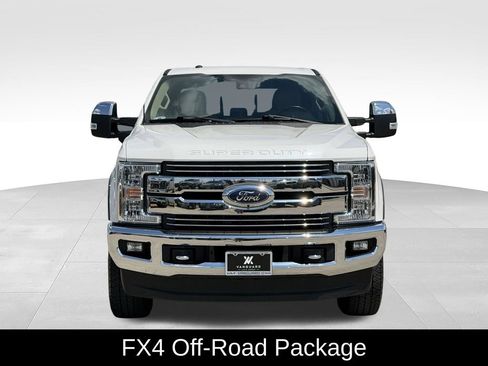 Used 2017 Ford F250 Lariat w/ Lariat Ultimate Package AWD/4WD image 3