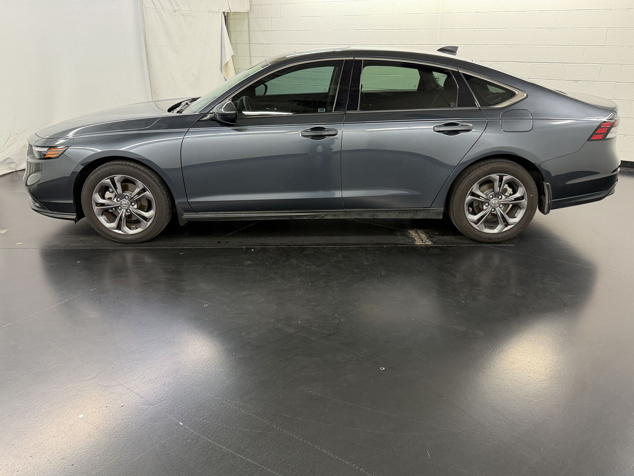 Certified 2023 Honda Accord EX image 2