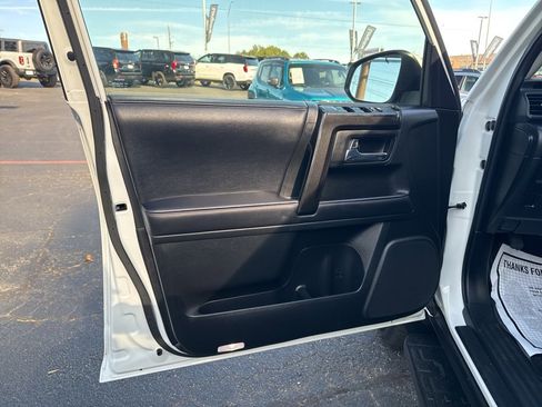 Used 2023 Toyota 4Runner TRD Off-Road image 11