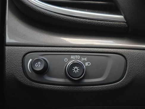 Used 2019 Buick Encore Preferred FWD image 18