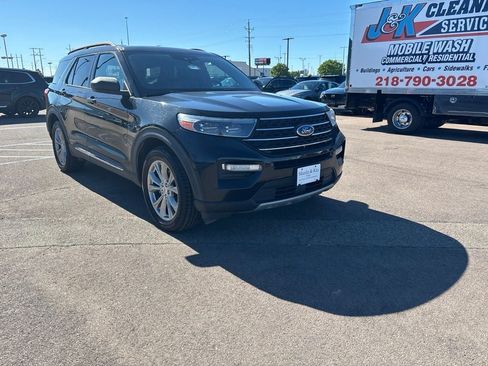 Used 2020 Ford Explorer XLT w/ Equipment Group 202A AWD/4WD image 3