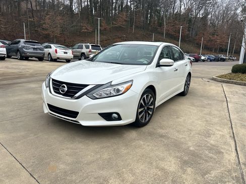 Used 2016 Nissan Altima 2.5 SL w/ 2.5 Technology Package image 7