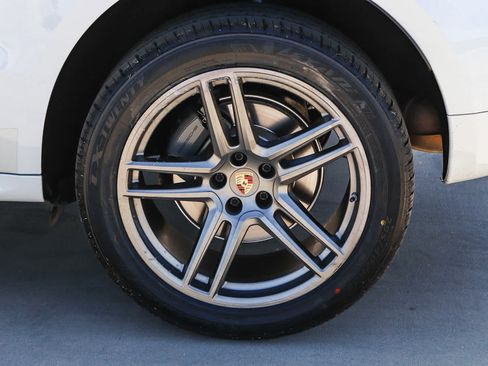 Used 2020 Porsche Macan S AWD/4WD image 12