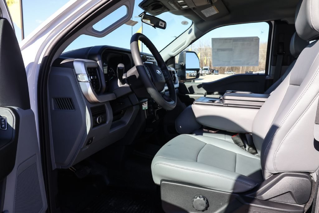 New 2024 Ford F550 4x4 SuperCab Super Duty image 24
