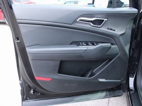 Used 2025 Kia Sportage SX image 10