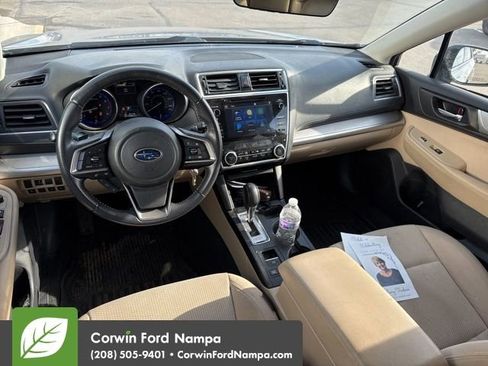 Used 2019 Subaru Outback 2.5i Premium image 11