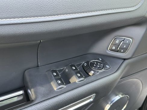 Used 2024 Ford Expedition XLT AWD/4WD image 25