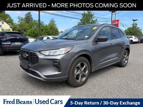 Used 2023 Ford Escape ST-Line w/ Tech Pack #1 AWD/4WD image 3