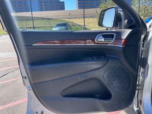 Used 2013 Jeep Grand Cherokee Limited image 7