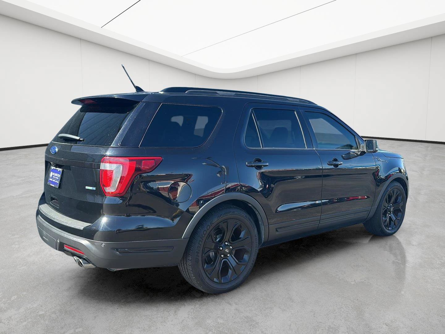 Used 2019 Ford Explorer Sport w/ Equipment Group 401A AWD/4WD image 2