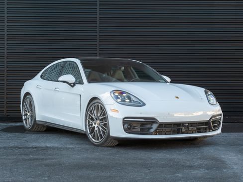 Certified 2023 Porsche Panamera 4 Platinum Edition image 10
