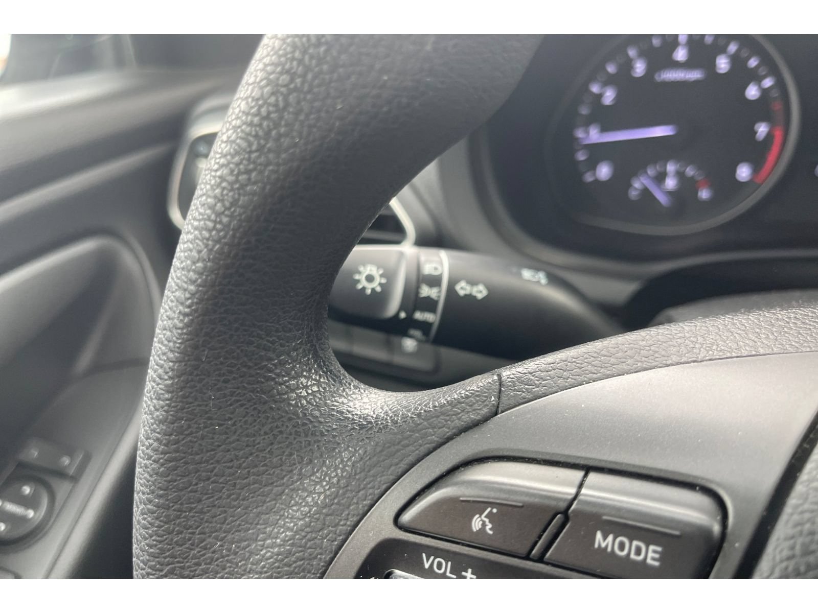 Used 2018 Hyundai Elantra GT FWD image 33