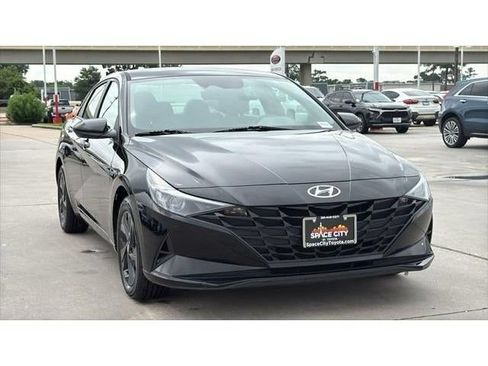 Used 2023 Hyundai Elantra SEL FWD image 8